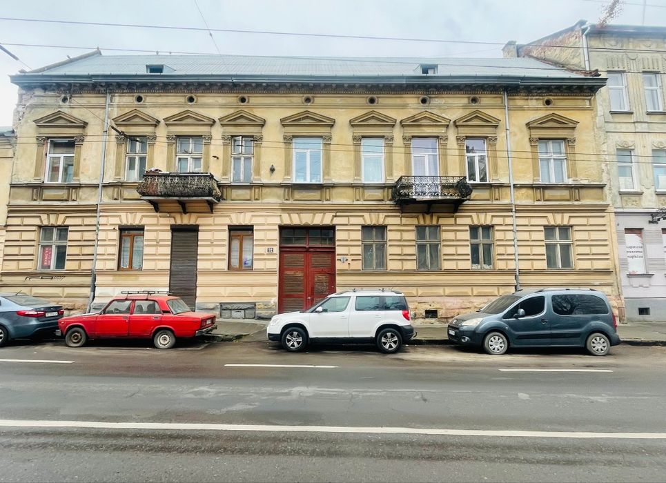 Продаж 2 кім неподалік центру, закрита територія