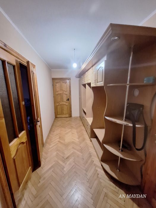 2 кімнатна квартира в Пасічній пл.68.5 кв.м з і/опаленням