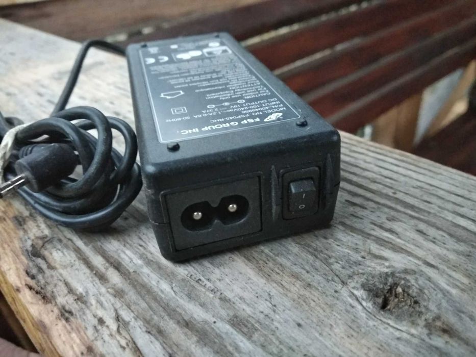 Блок живлення для ноутбука 45 W FSP 19 V 2.37A тонкий штекер
