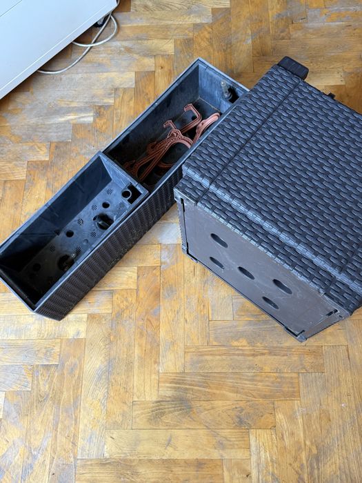 Zestaw skrzynek balkonowych z nawadnianiem + uchwyty (wzór technorattan)