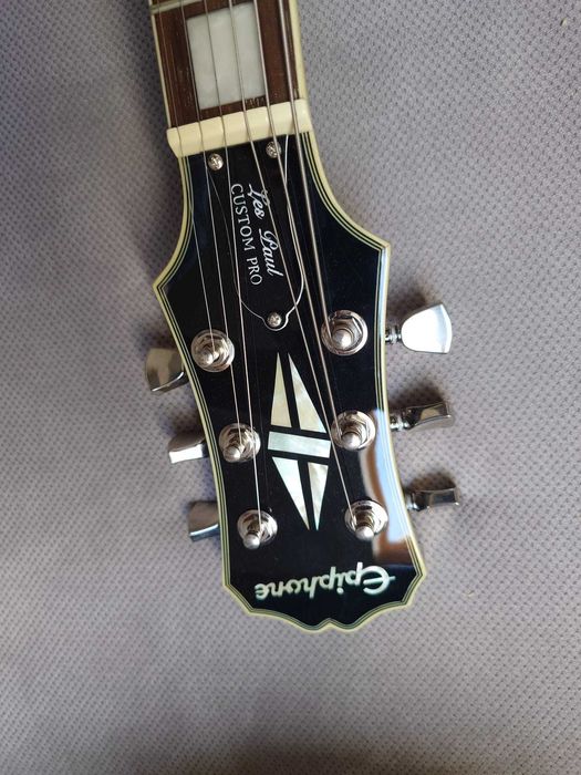 ギター Epiphone Les Paul Custom Pro epiphone-les-paul-custom-pro-eb-gitara-elektryczna