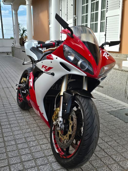 Yamaha R1 rn12 2005