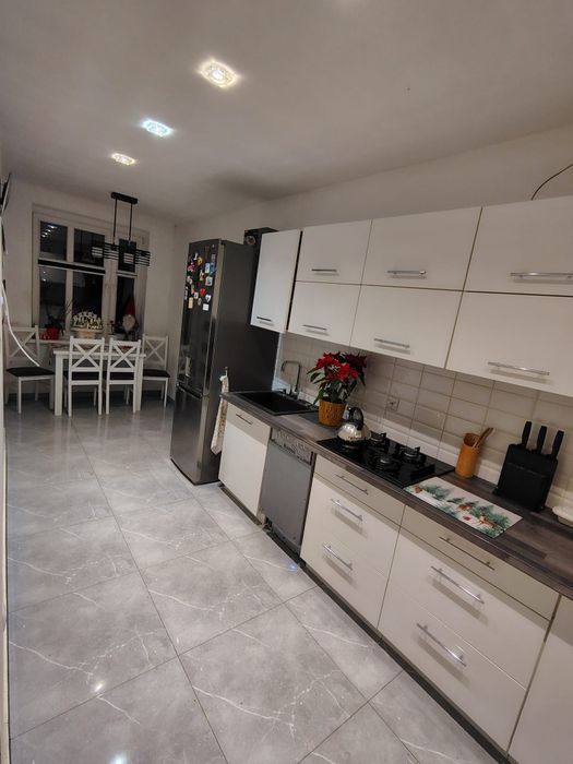 Mieszkanie 3 pokojowe z garażem.