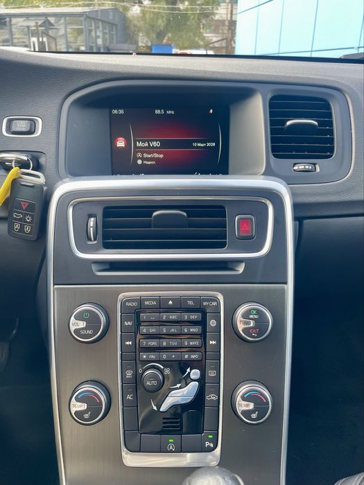 Volvo v60(D2) 2014 року