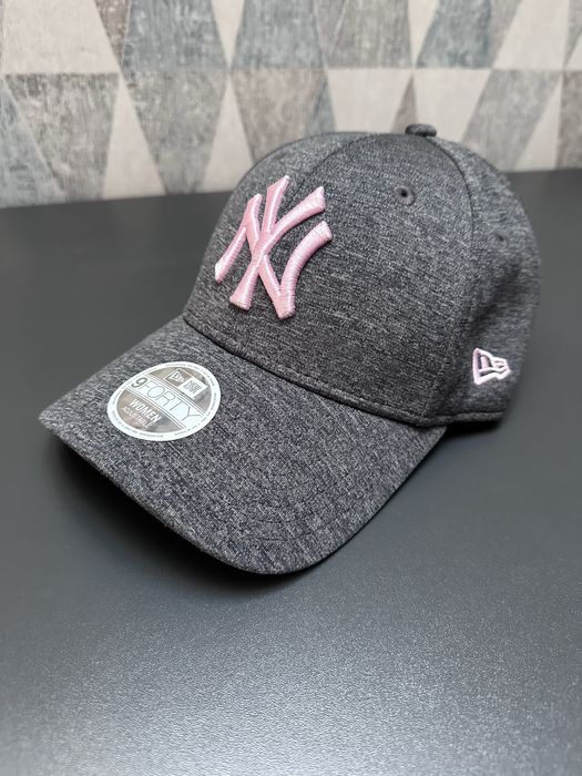 Кепка New Era NY жіноча сіра з рожевим логотипом | Оригінал
