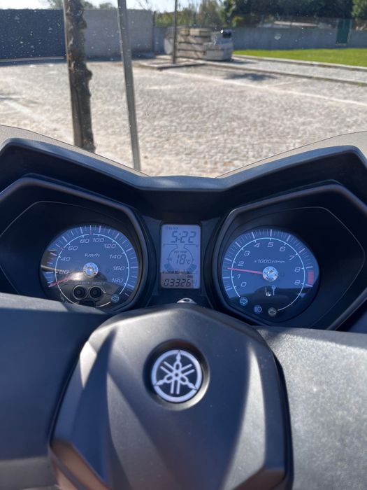 Yamaha X-Max 400