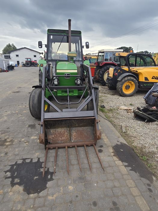 Ciągnik roniczy John Deere2140 z turem