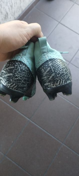 Buty do gry w piłkę 37