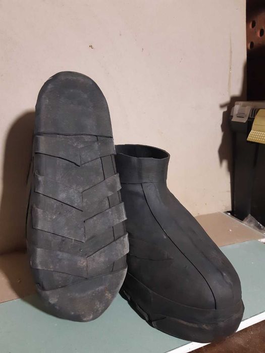 Галоши (чуни) резиновые