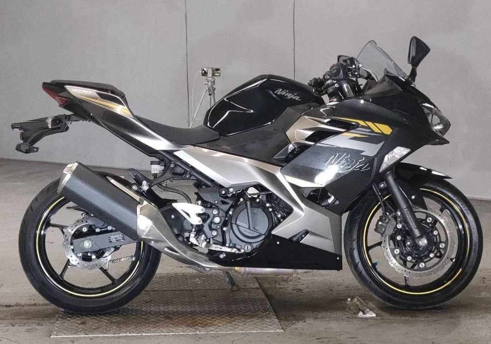 Мотоцикл Kawasaki Ninja 400 2022 Пробіг: 3 069 км стан нового!