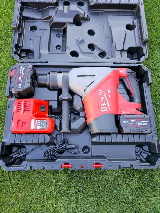 Відбійний молоток Milwaukee M18 FHACO745 SDS-MAX