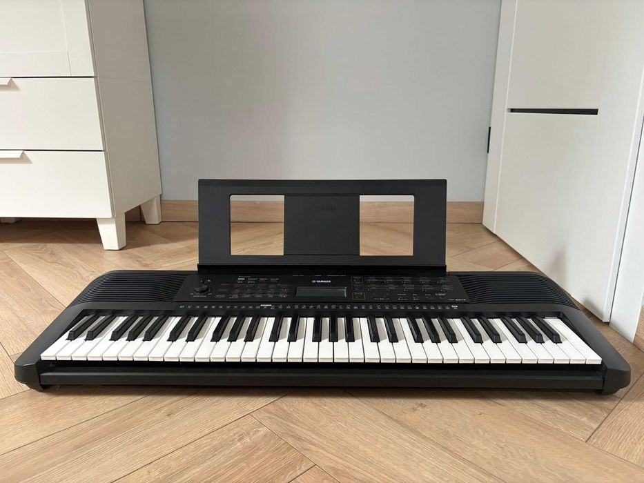 Yamaha PSR-E273 – keyboard 61 klawiszy, bardzo dobry stan