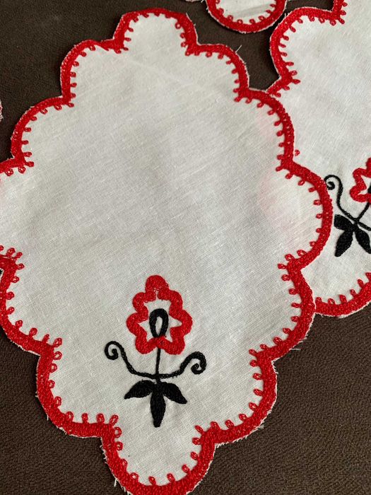 Подарочный Комплект вышитых салфеток хлопок 7 шт