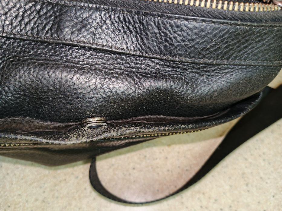 Сумочка кожа у нормальному стані.