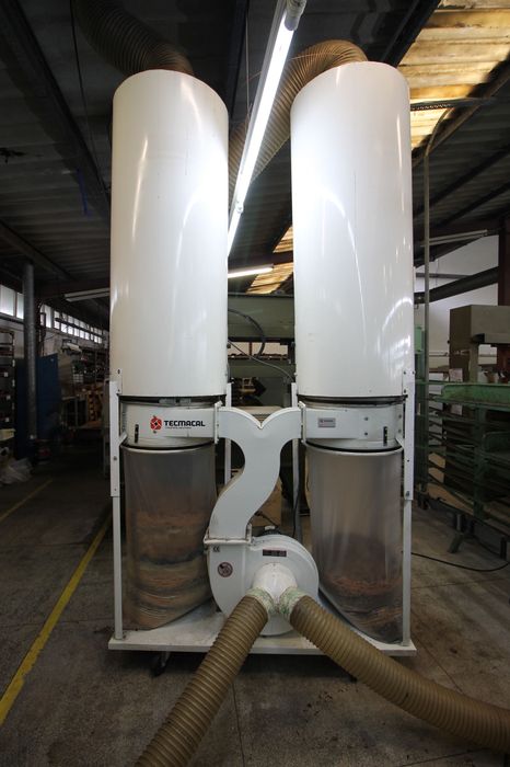 Silos de despoiramento Tecmacal DustCollector para a indústria do calçado.