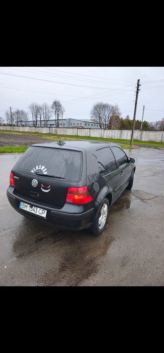 Volkswagen Golf 4 
3500$