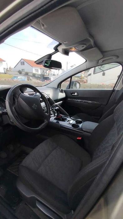 Peugeot 3008 1.6 HDi – Económico, Confortável e Fiável