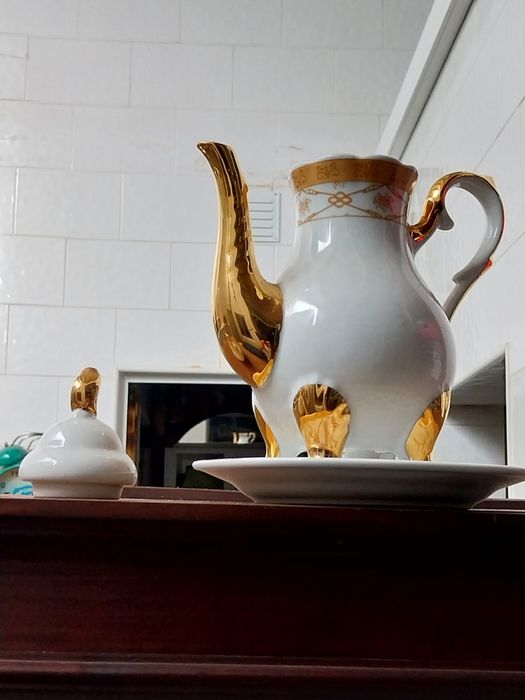 Bule em porcelana para chá ou café