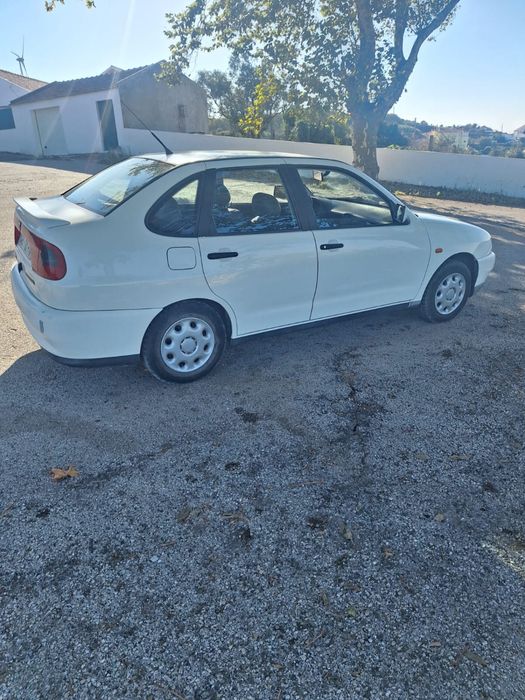 Seat Cordoba 1998 1.0 — photo 3