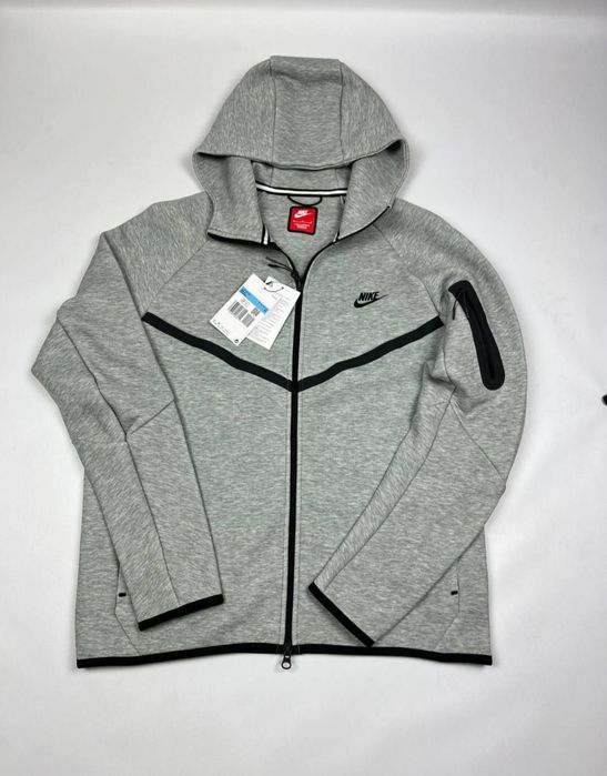 Кофта сіра Найк.