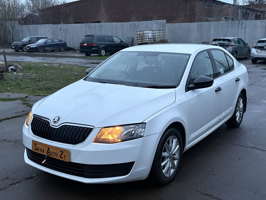 В Житомирі Skoda Octavia A7 2013 бензин 77кВт праве кермо Житомир