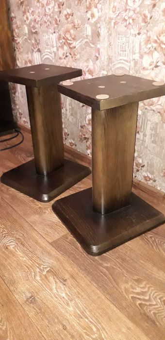 Продам стойки под акустику из массива дуба