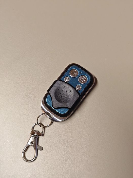 Autoalarm, pilot samokopiujący uniwersalny do bramy, alarmu, rolet.