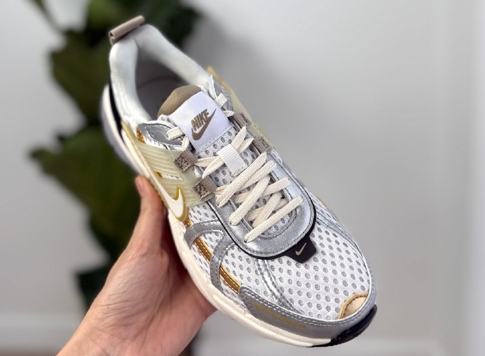 Кросівки жіночі Nike V2K Run Beige/Grey HJ7245-100 ( 37.5, 40. 40.5 рр