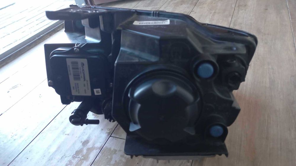 Lampa reflektor Jeep Grand Cherokee 2013- Prawa strona