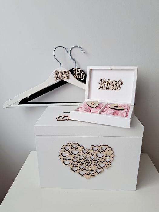 Białe pudełko na obrączki skrzynka na koperty Wieszaki ślubne wesele