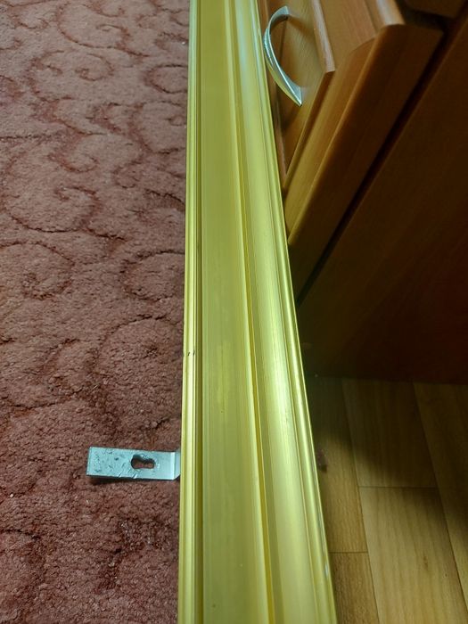 Продам аллюм.карниз