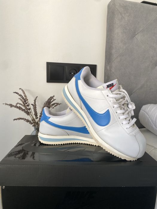 Продав nike cortez