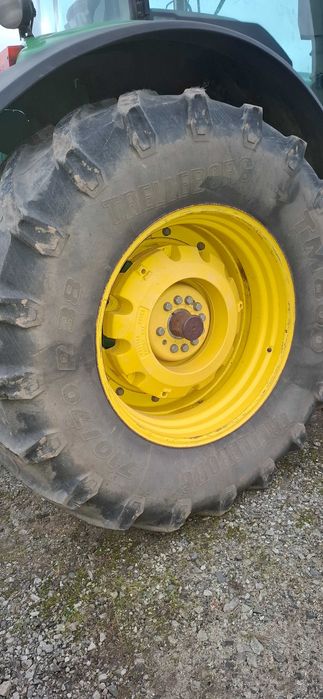 Ciągnik JOHN DEERE 8220
