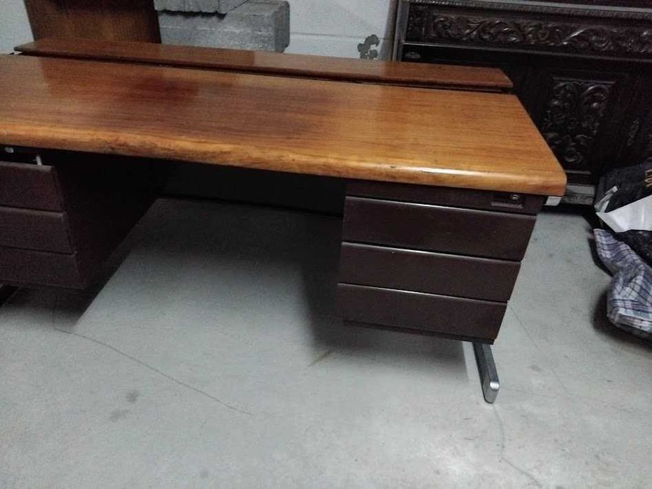 Secretária para escritório