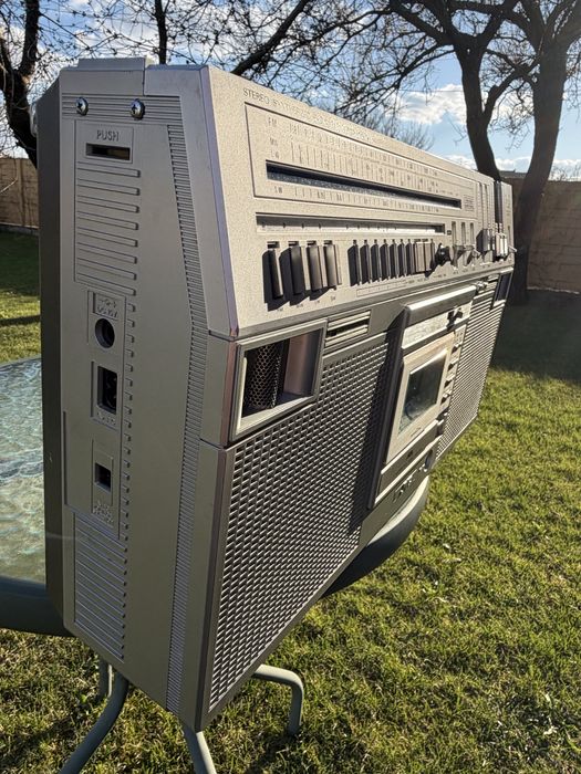 Продам магнитолу JVC M-80L