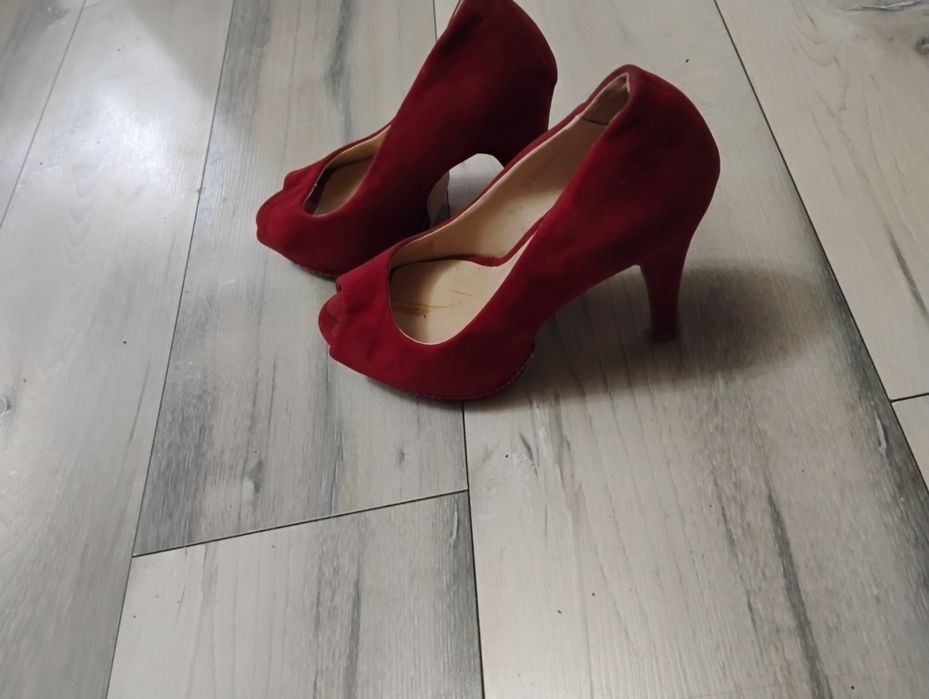 Buty Jennifer czerwone obcasy 36  / 22,5 cm