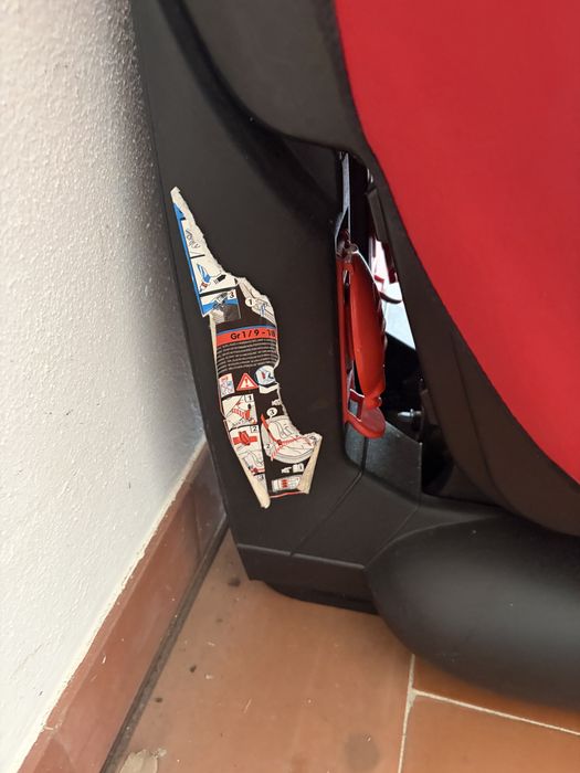 Cadeira de bebe auto marxa bebe confort precisa de uma limpeza