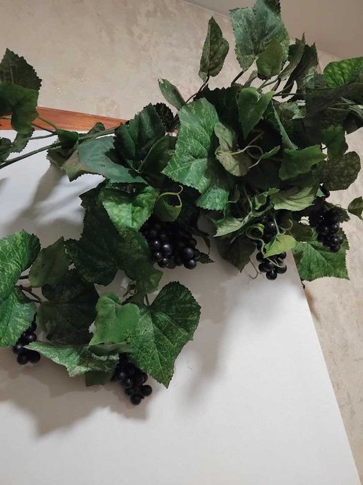 Продам настінний декор. Грони винограду.