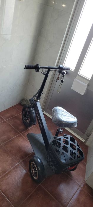 Scooter elétrica Nova