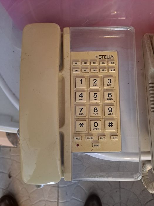 Telefony Stella.