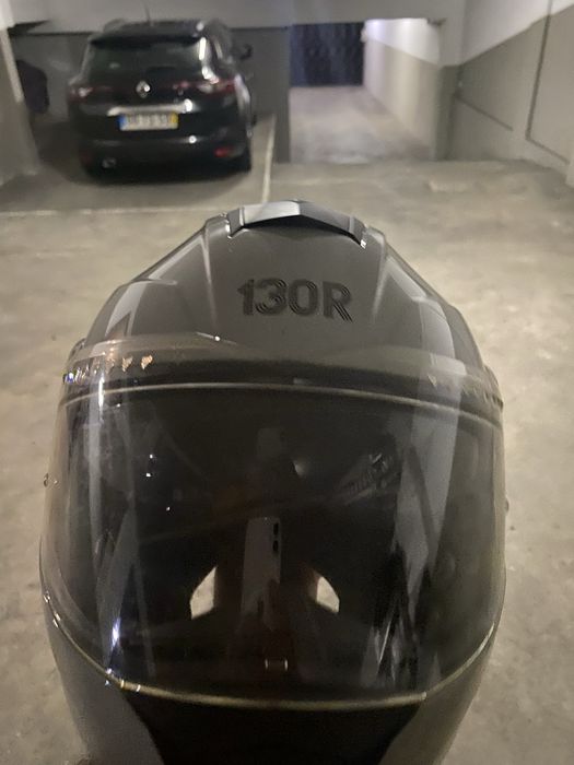 Capacete modular usado com alguna riscos