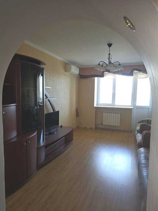 Терміново простора 2-кімнатну квартиру 81,5 м² з ремонтом та меблями