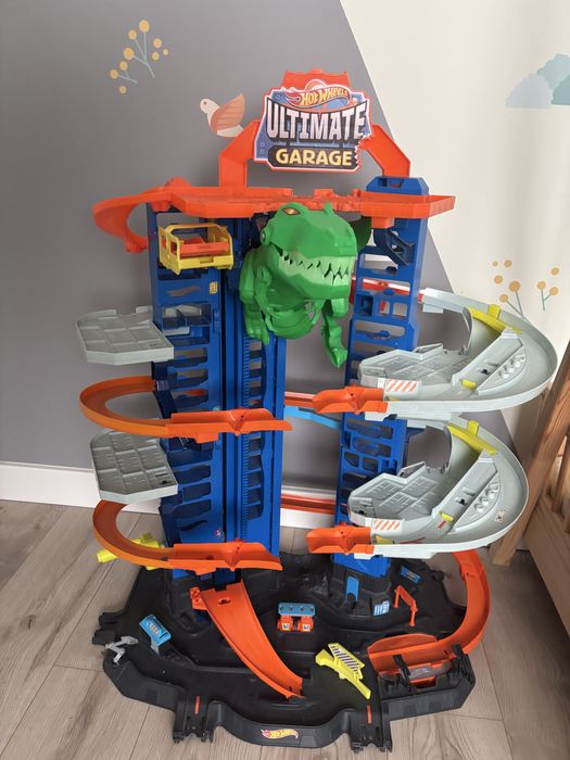 Zjeżdzalnia hot wheels t-rex