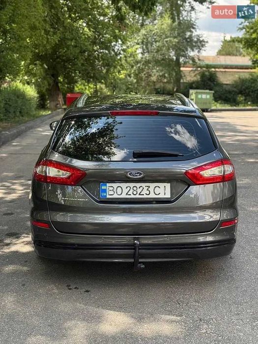 FORD MONDEO 2015 року