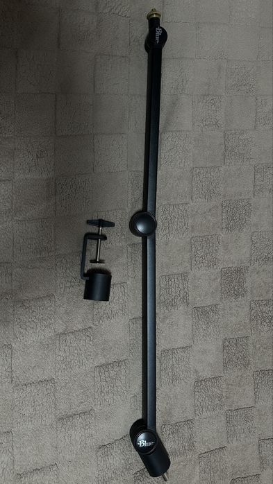 BLUE Yeticaster Bundle Yeti Radius III Compass Blackout