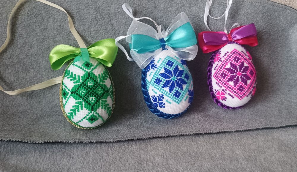 Вишиті Пасхальні писанки