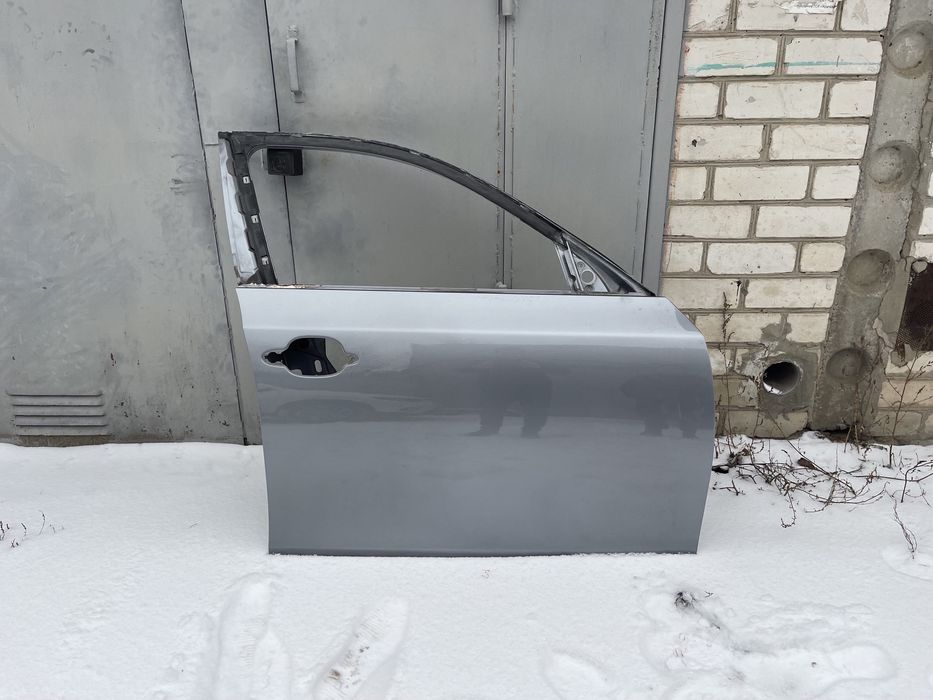 Правая передная дверь Бмв е60