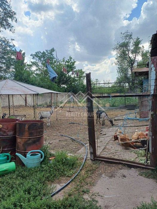 Продаж приміщення під склад, ферму, виробництво поряд залізниця.