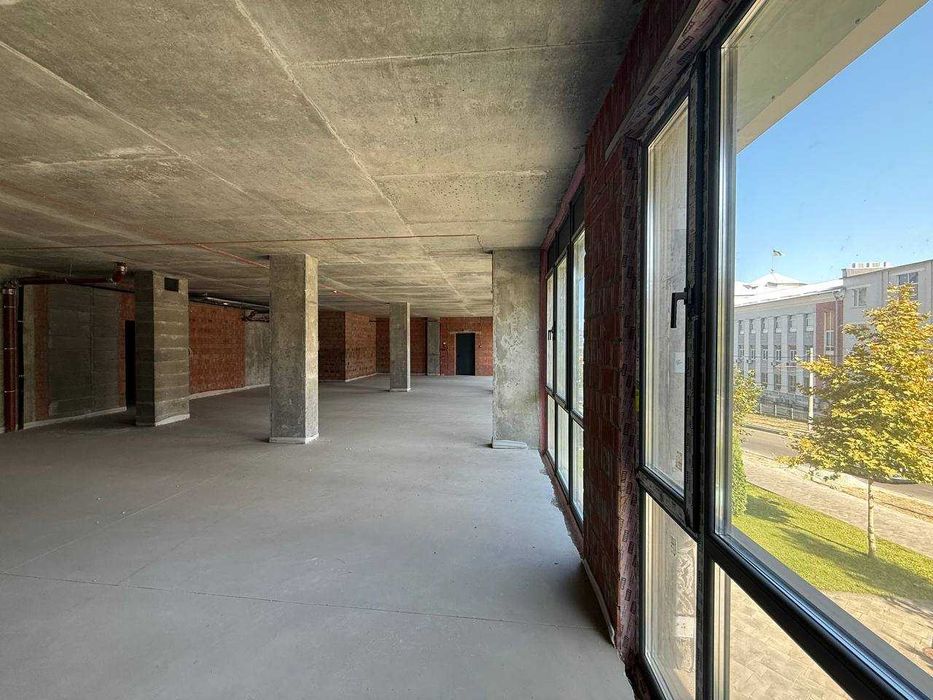 Продам офісне приміщення в ЖК "Geneve" 240 м2