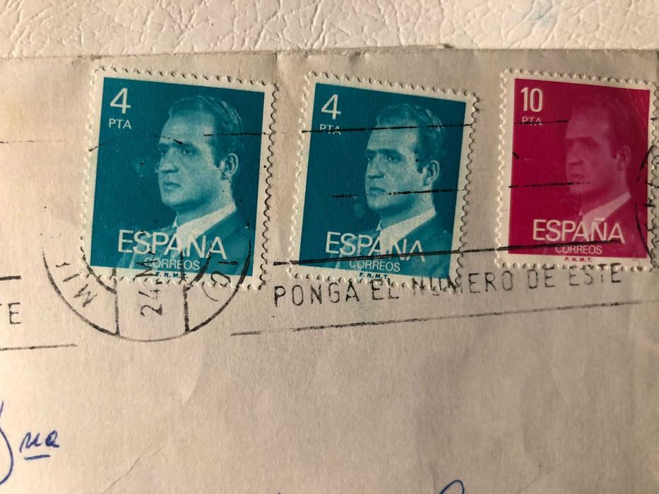 Envelope com 3 selos Rei Juan Carlos década de 80: 4PTA e 10 PTA